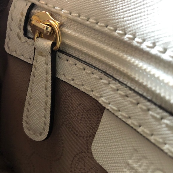 Michael Kors white crossbody bag - Picture 10 of 14